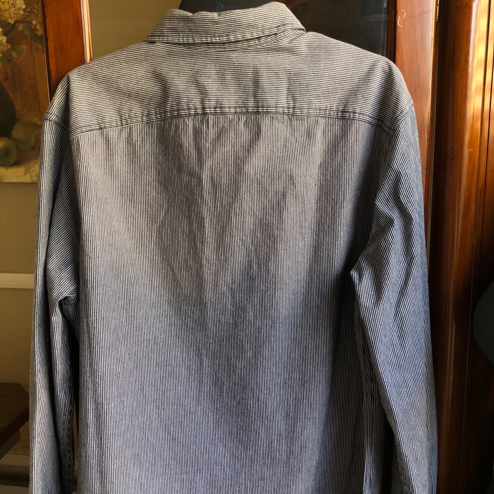 Men’s Striped Button-down L - Picture 8 of 8